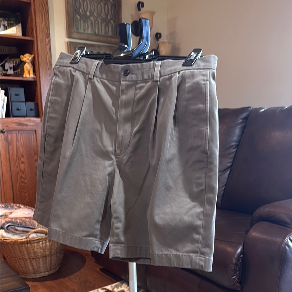 Brooks Brothers Pleated Front Shorts